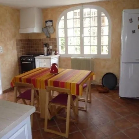 Ville D'hiver Apartment *